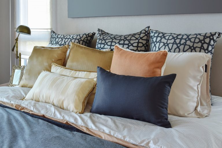 What To Consider When Buying Bedroom Sofa Pillow1.1